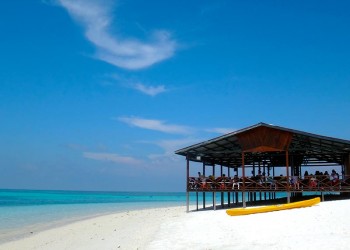 Mengalum Island Day Tour - Snorkeling